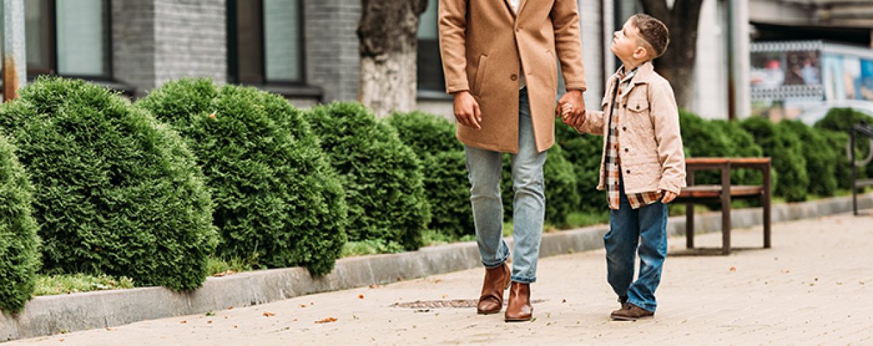 La importancia de salir a la calle con niños pequeños